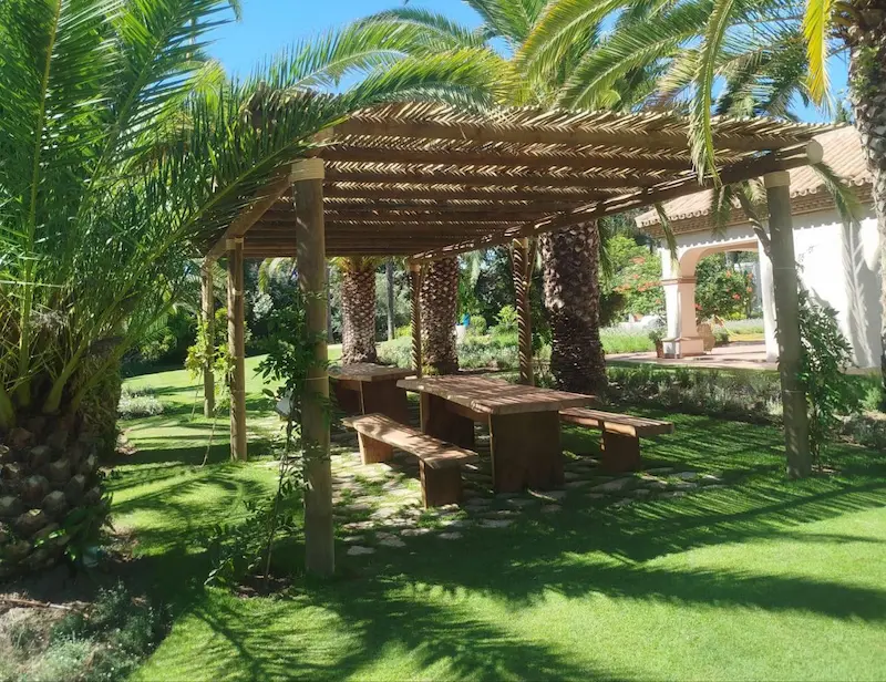 Pergola de Madera en Casa Rural Málaga - Naturajunco